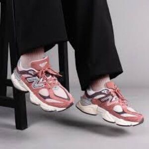 New Balance 9060 “Cherry Blossom” - great condition!